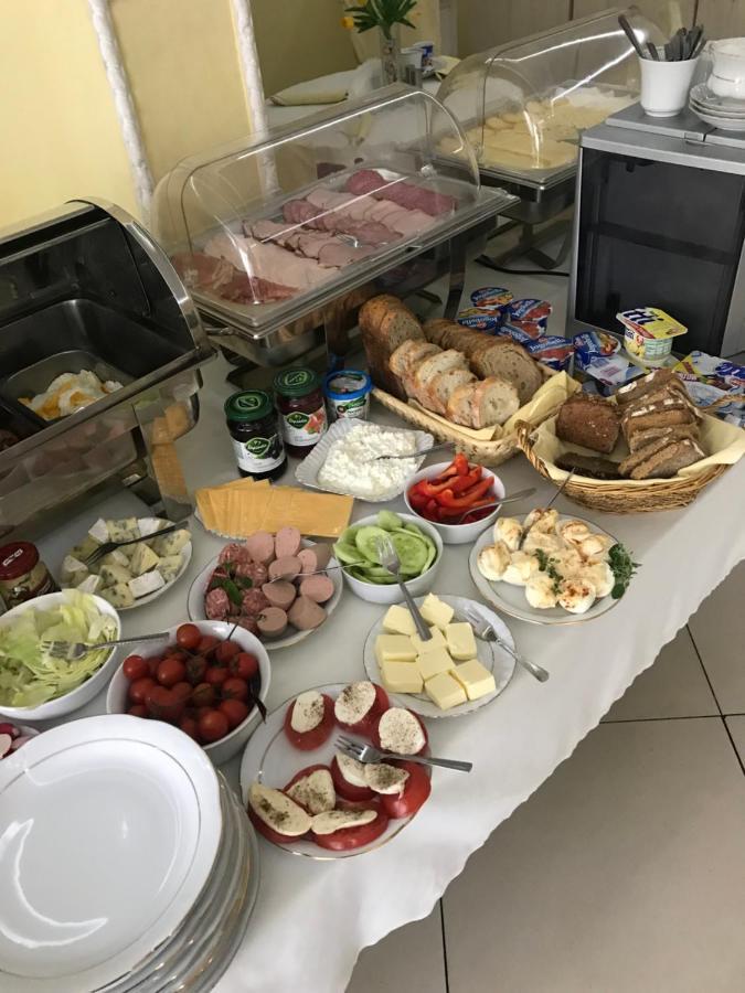 Zajazd Restauracja Paradise Czaplinek Ngoại thất bức ảnh